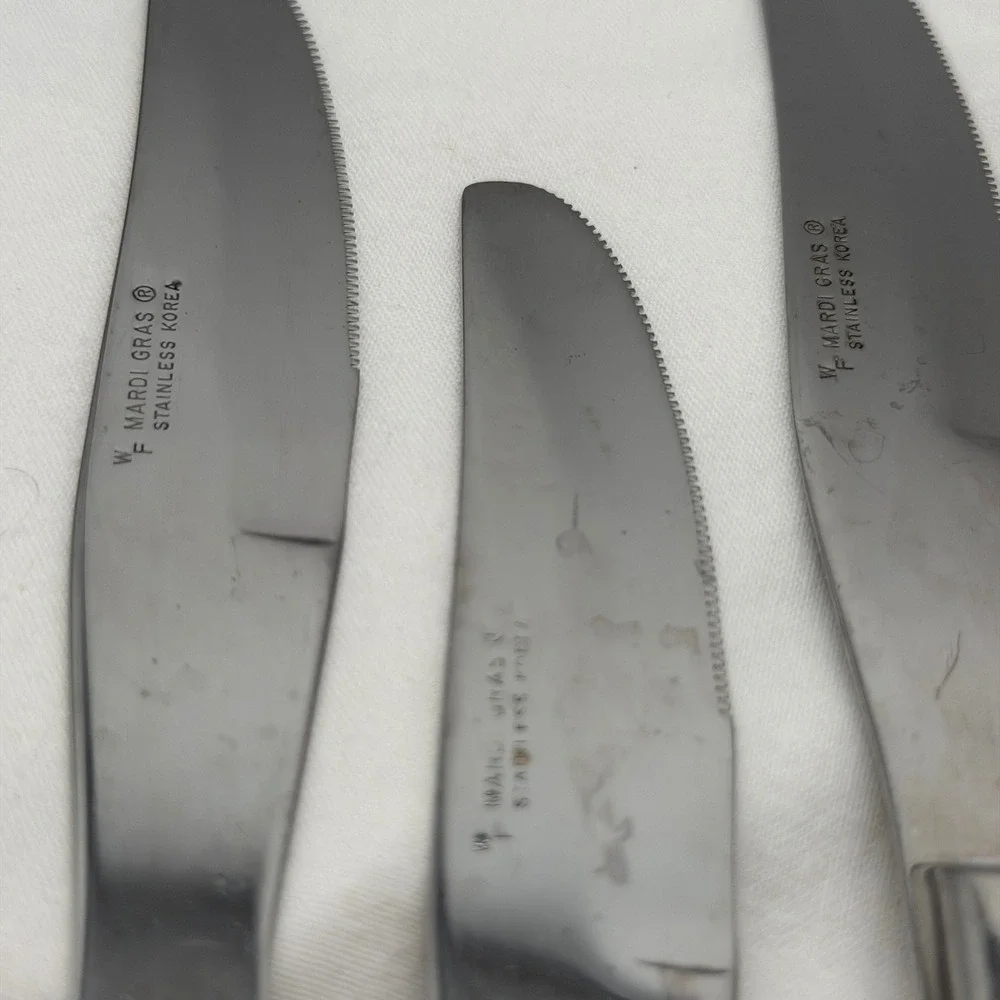 Washington Forge Mardi Gras Red Knives Set of 4 Stainless Steel Korea Rivets